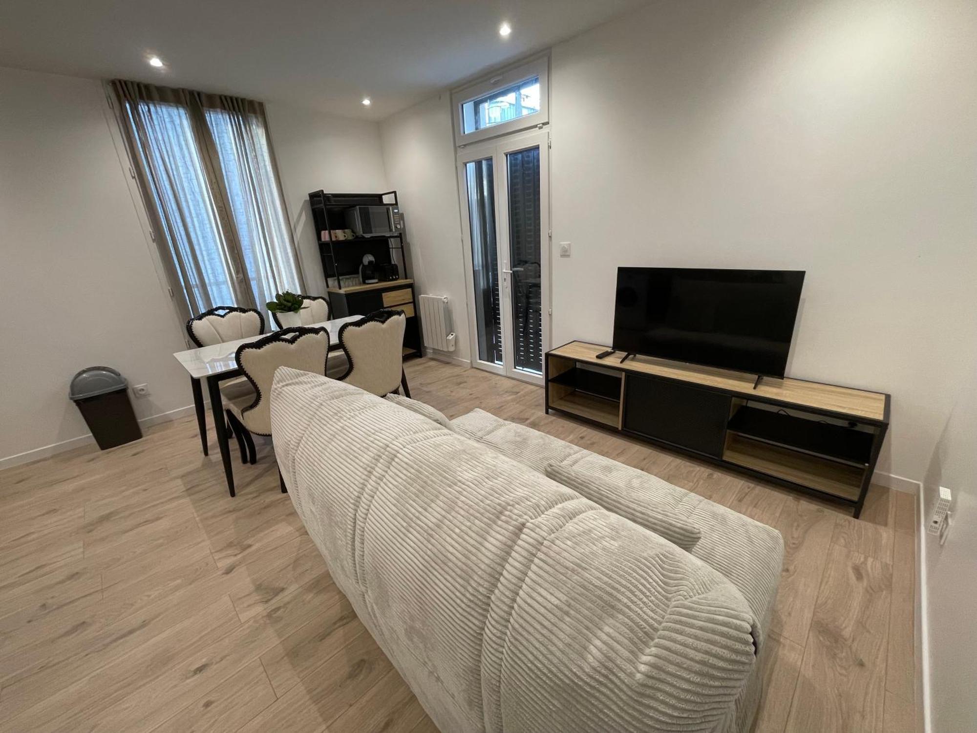 Appartement Avec Terrasse Et Ciel Etoile ! Noisy-le-Sec Ngoại thất bức ảnh