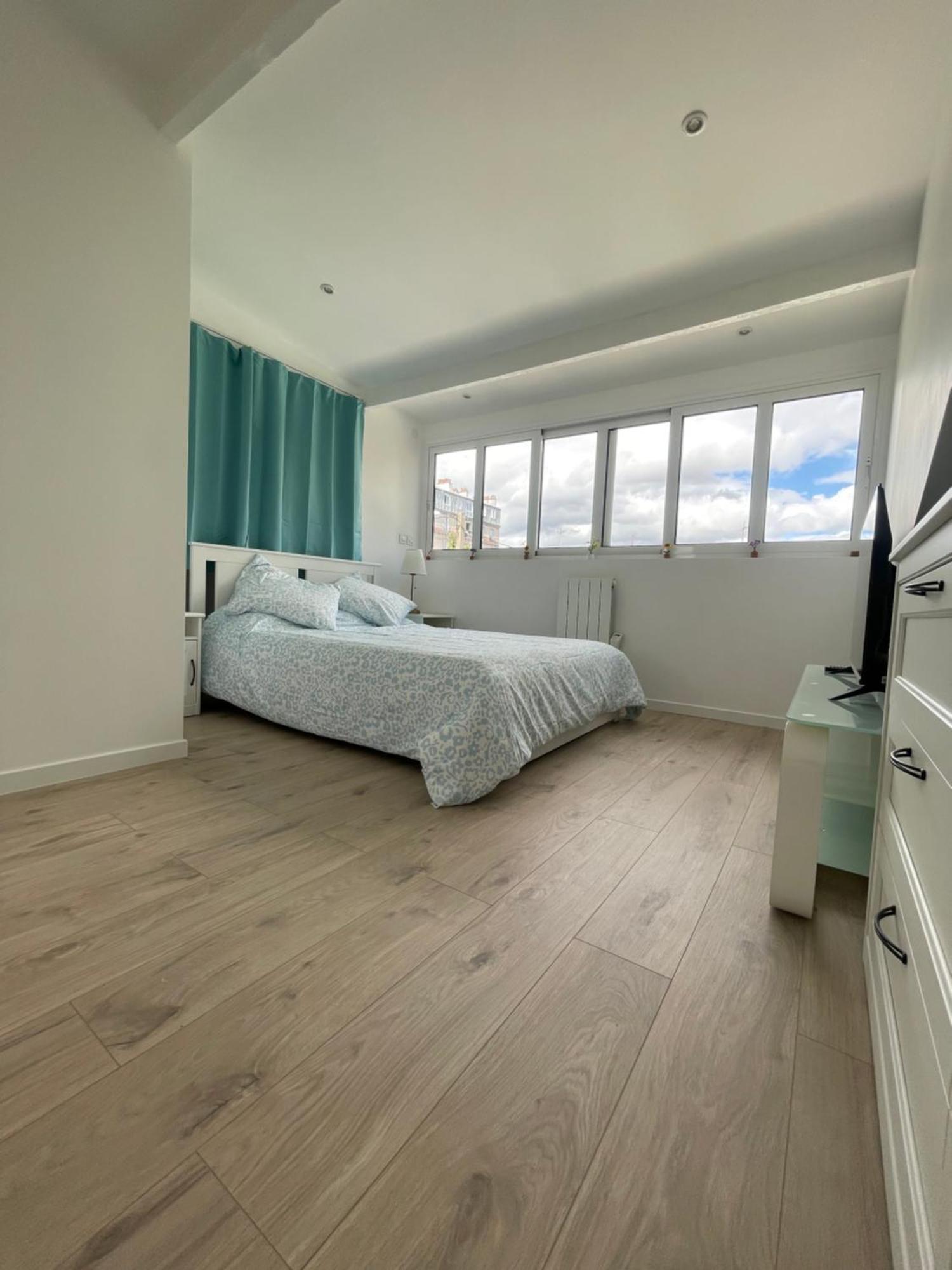 Appartement Avec Terrasse Et Ciel Etoile ! Noisy-le-Sec Ngoại thất bức ảnh