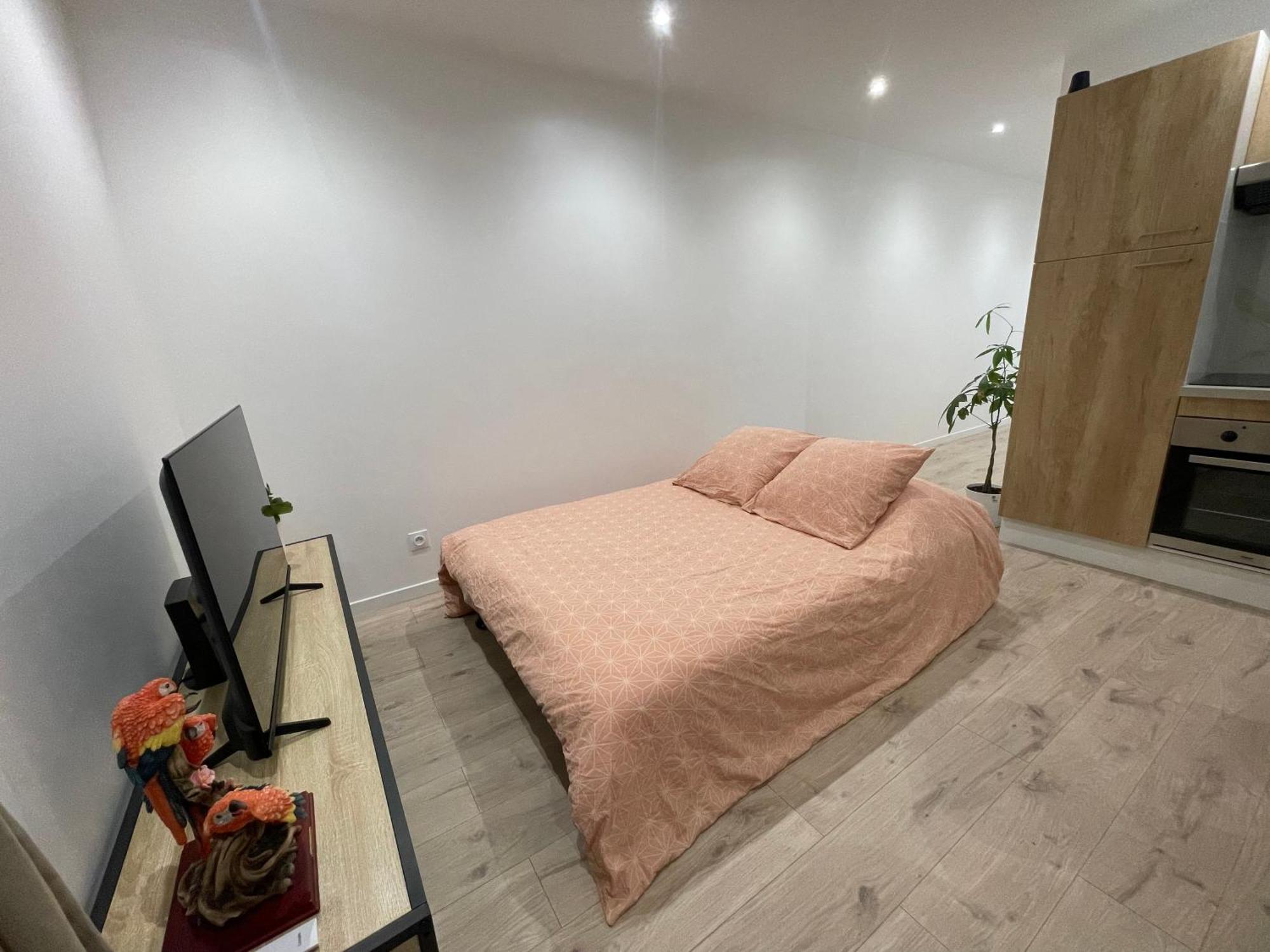 Appartement Avec Terrasse Et Ciel Etoile ! Noisy-le-Sec Ngoại thất bức ảnh